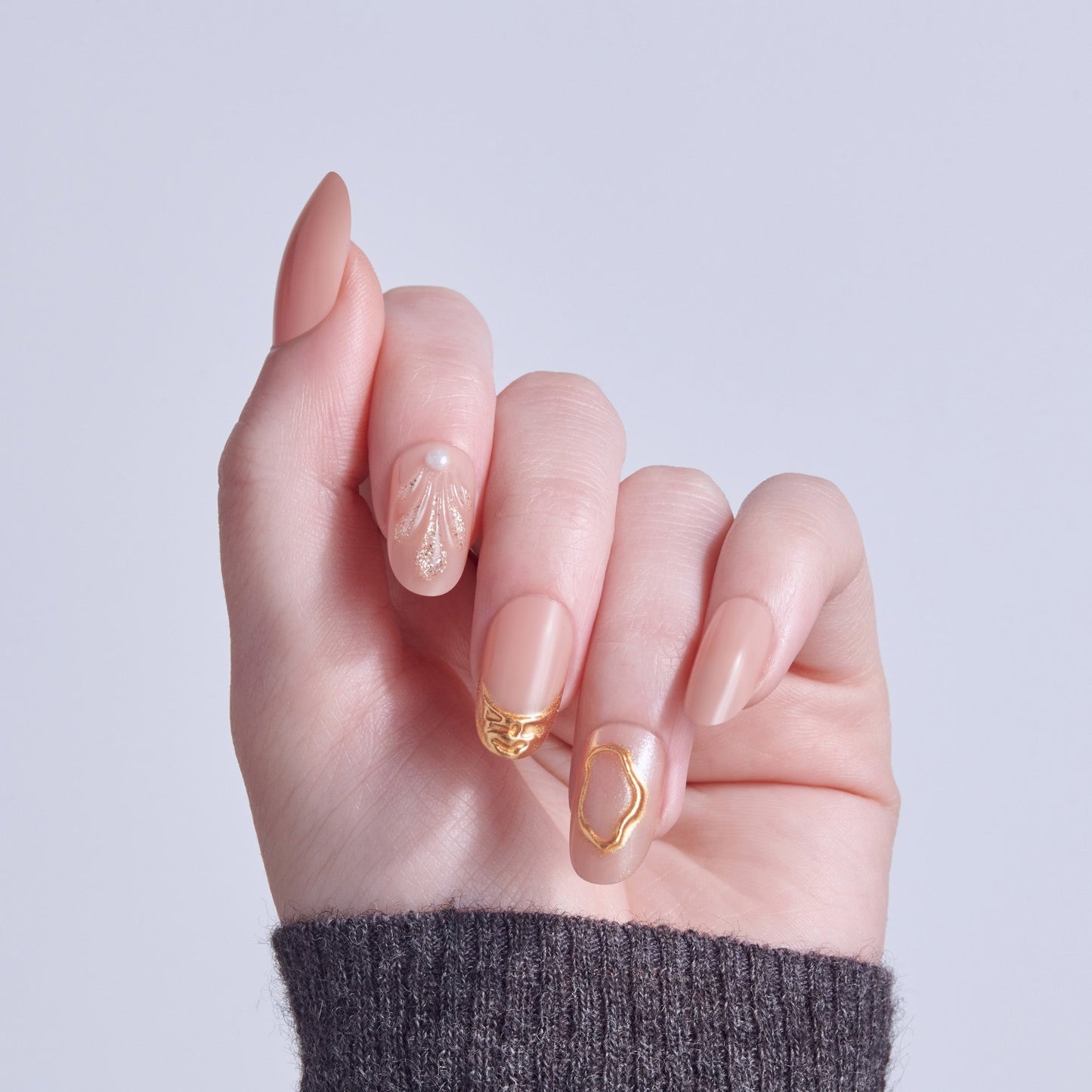 Kiss Glam 3D & Jewel Press On Fake Glue Nails - Blossoming Love | 3D & Jewel Design, Beige & Gold, Medium, Round