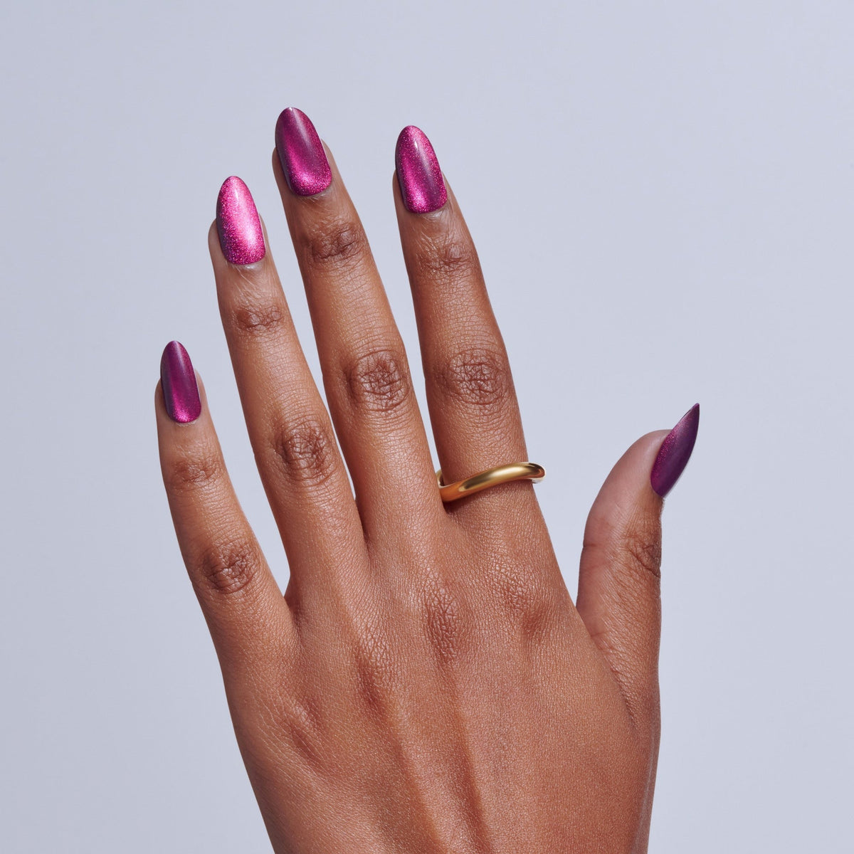 Kiss Core Magnetic Press On Fake Glue Nails - Glittering | Magnetic, Purple, Medium, Almond