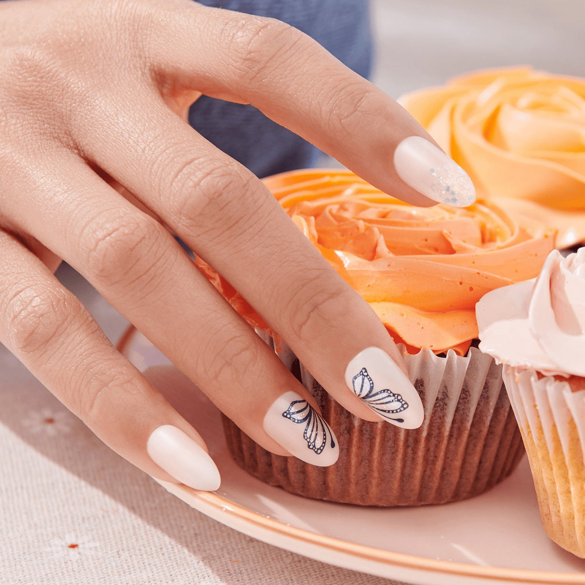 Impress Design Press On Nails - Too Sweet | Design, White, Medium, Almond, Manicure